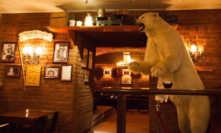 olhallen ølhallen tromso pub bar norway